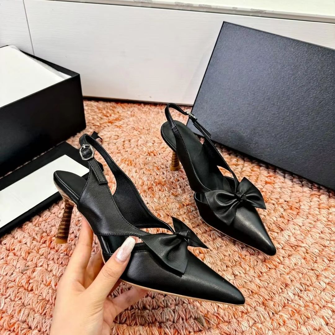 Sandals - Eleganti Décolleté con Fiocco e Cinturino